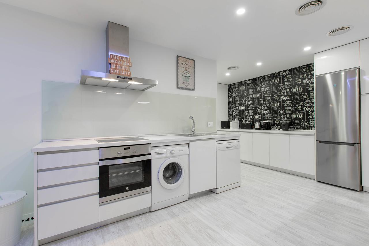 Bookinmadrid Com - Cascorro Sq 18 Pax Apartment Exterior foto